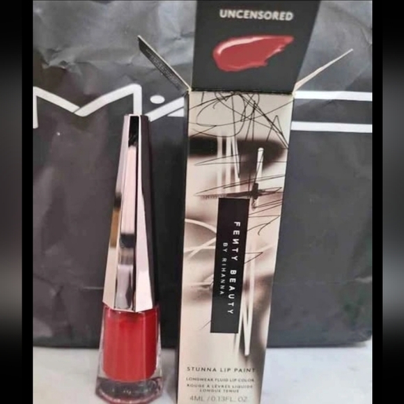Fenty Beauty Other - Fenty Beauty Stunna Lip Paint - Classic Red Uncensored